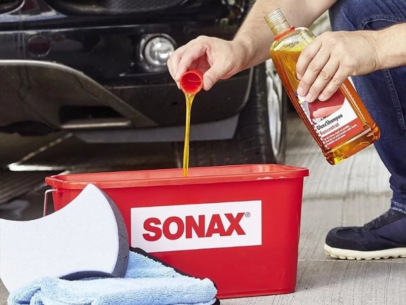 Quy trình rửa xe ô tô đúng cách tại nhà với 6 bước đơn giản 1 Chuẩn bị các dụng cụ rửa xe chuyên dụng