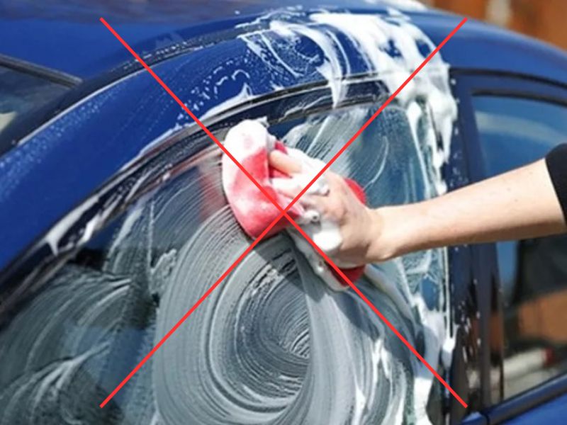 Quy trình rửa xe ô tô đúng cách tại nhà với 6 bước đơn giản 5 Khi rửa xe tránh chà rửa theo hình tròn