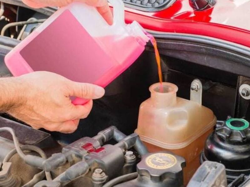 Khi xe đã lâu chưa thay nước làm mát định kỳ