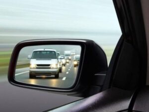 Cách chỉnh gương chiếu hậu ô tô