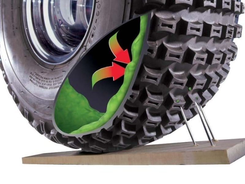 Hướng dẫn sử dụng keo tự vá lốp đúng cách chi tiết nhất 4 Cho xe lăn bánh để phân bố đều keo