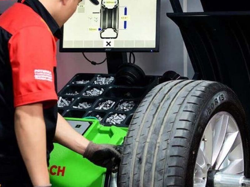 Có nên tráng lốp chống đinh cho ô tô? Bảng giá tráng lốp Hà Nội 3 Giữ độ cân bằng động của lốp
