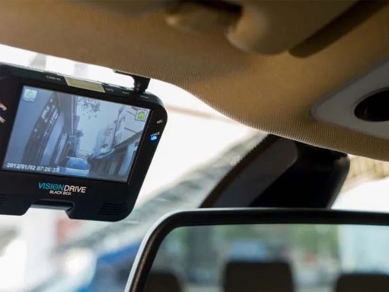 8 cách phát hiện thiết bị nghe lén trên ô tô chính xác nhất 5 Camera hành trình giúp phát hiện ra hành vi của kẻ muốn gắn thiết bị nghe lén