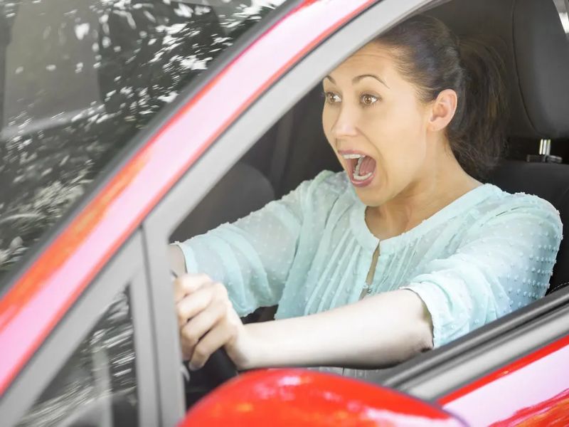 Mất kiểm soát khi phanh gấp