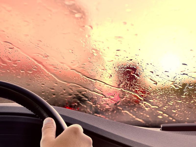 7 cách xử lý kính ô tô bị mờ khi trời mưa, sương mù nhanh chóng 10 Tác hại khi kính ô tô bị mờ khi trời mưa, sương mù