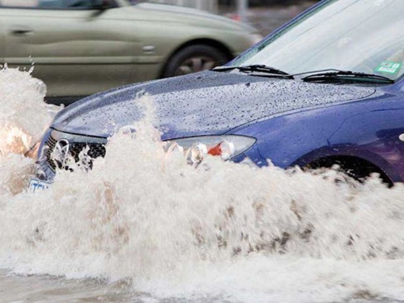 Cách khắc phục xe bị ngập nước hiệu quả, tiết kiệm chi phí 8 Tránh đi xe qua các vùng nước ngập sâu