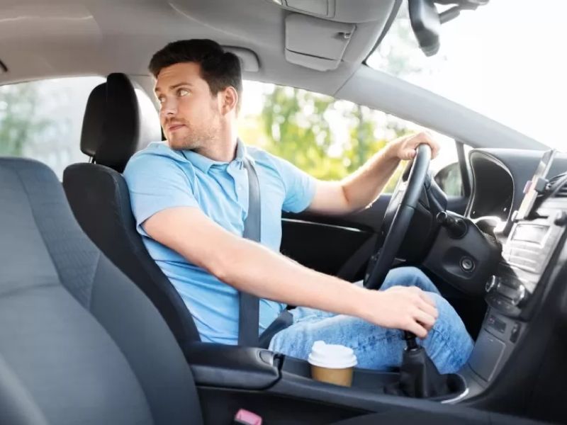 16 dấu hiệu lỗi hộp số tự động và cách xử lý an toàn 2 Xe không lùi được