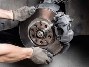 Cách xử lý xe ô tô bị bó thắng