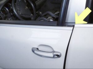 Cửa ô tô bị xệ