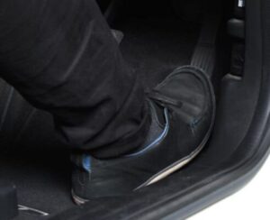 Hiện tượng xe ô tô bị giật khi tăng ga