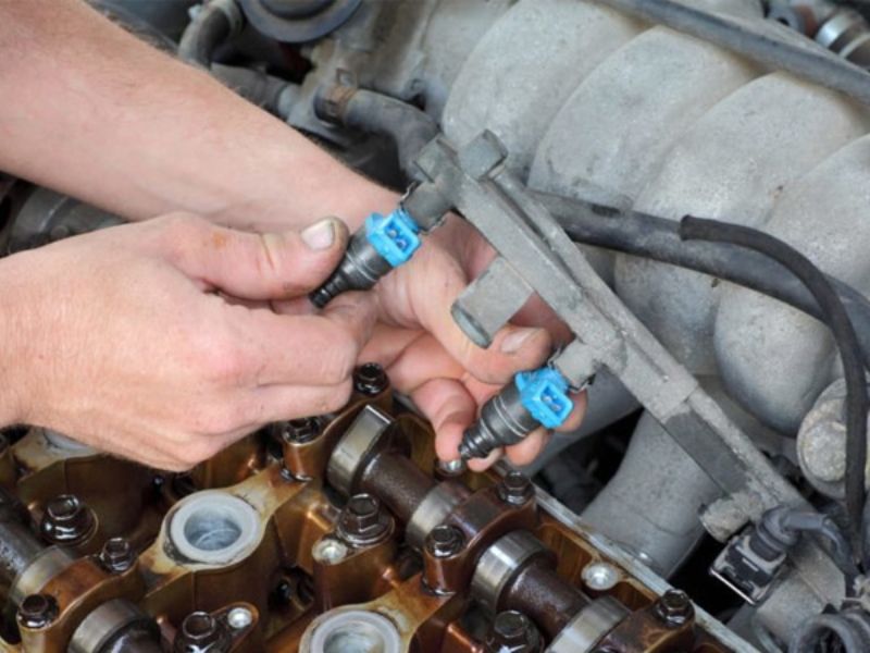 9 cách khắc phục xe ô tô bị rung khi mới nổ máy triệt để 1 Kim phun bị bẩn không xử lý có thể làm xe ô tô bị rung khi nổ máy