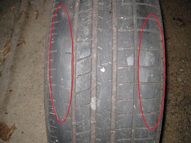 7 Dấu hiệu hỏng rotuyn lái và cách xử lý kịp thời 3 Lốp xe mòn không đều, đặc biệt mòn méo một bên