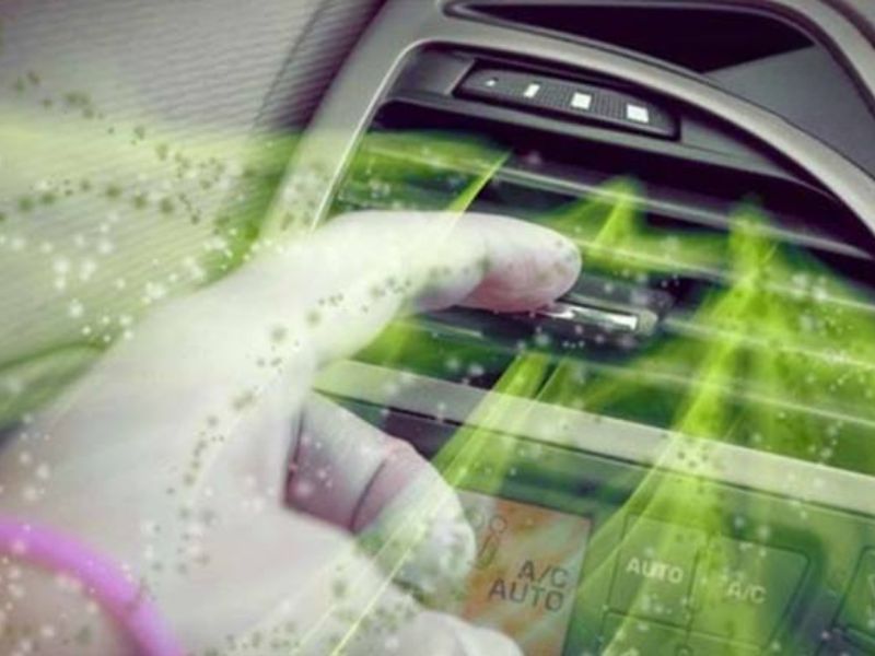 4 dấu hiệu cần bảo dưỡng điều hòa ô tô và chi phí bảo dưỡng 2 Mùi ẩm mốc, khó chịu trên điều hòa ô tô