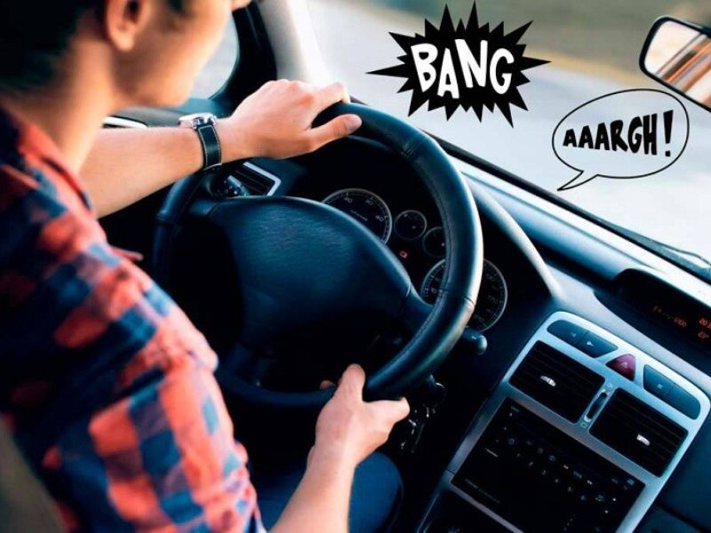 7 Dấu hiệu hỏng rotuyn lái và cách xử lý kịp thời 2 Nghe tiếng “lục cục”, “kêu cạch” khi đánh lái