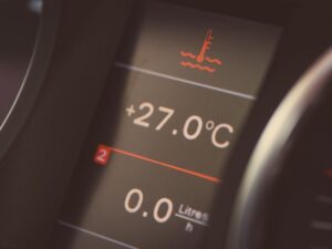 Nhiệt độ nước làm mát ô tô là bao nhiêu?