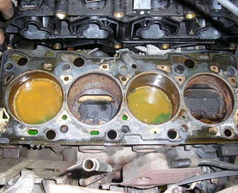 Thủy kích là gì? Cách xử lý và phòng tránh ô tô gặp thủy kích 6 Thủy kích khiến động cơ xe có nguy cơ bị hỏng hóc nghiêm trọng