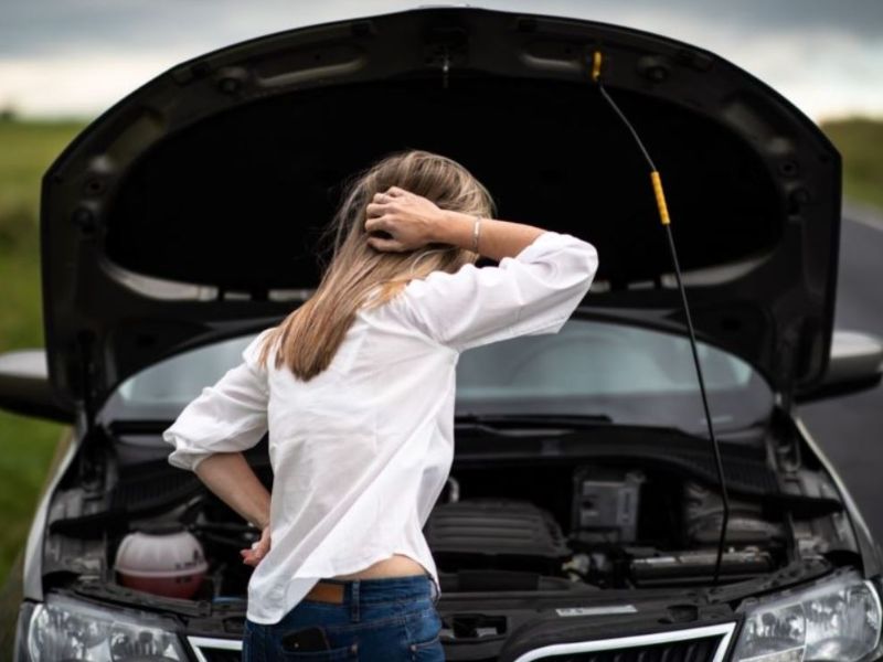 Xe ô tô bị nóng máy có mùi khét do đâu? Cách khắc phục triệt để 3 Xe ô tô đột ngột tắt máy khi đang di chuyển