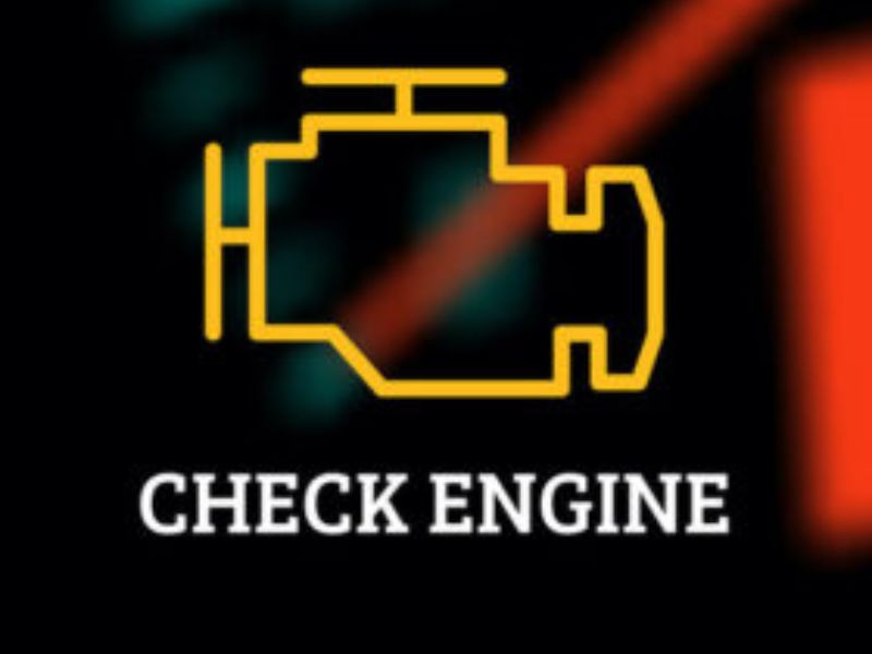 Cách kiểm tra cảm biến kích nổ ô tô chính xác và đơn giản 3 Đèn cảnh báo Check Engine bật sáng