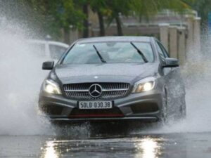 Sửa xe ô tô ngập nước