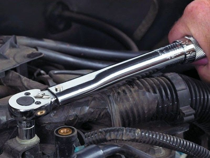 Khi sử dụng cần siết lực cần hiệu chỉnh định kỳ để đảm bảo độ chính xác