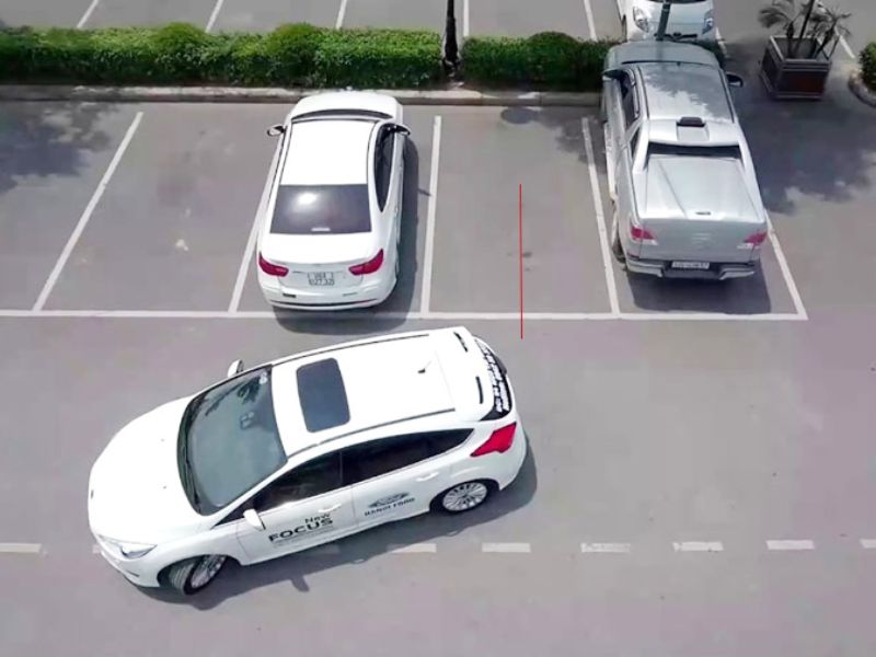 Lùi xe không đúng chuồng sẽ bị loại khỏi bài thi ngay lập tức