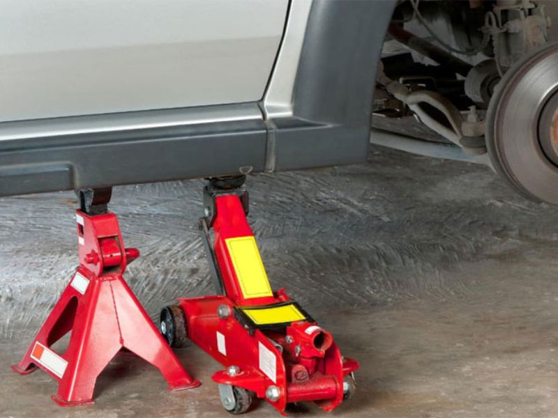 Mễ kê là dụng cụ giúp hỗ trợ cố định xe khi nâng