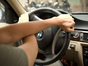 cách đánh lái khi vào cua