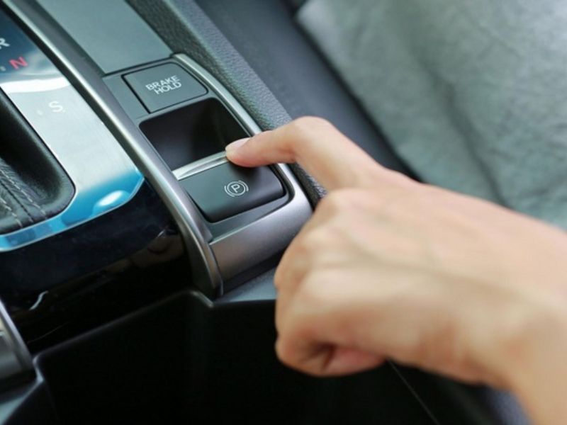Cách sử dụng phanh tay điện tử giúp xe bền và an toàn hơn 1 Cách sử dụng phanh tay điện tử