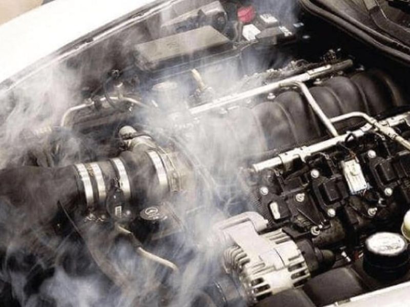 Cách thay nước làm mát xe Mercedes và một số lưu ý khi thay 6 Động cơ thường xuyên nóng hơn bình thường do nước làm mát bị thiếu hụt