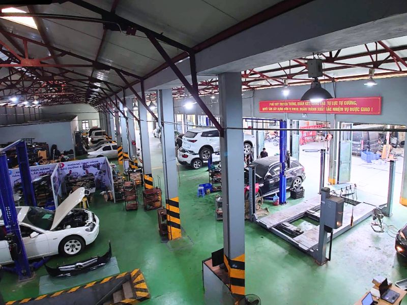 Địa chỉ sửa điện xe ô tô uy tín, chuyên nghiệp tại Hà Nội 2 Hình ảnh tại gara sửa chữa của Phụ Tùng Đức Anh