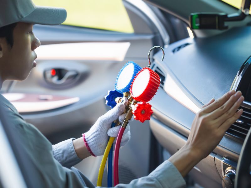 Top 3 địa chỉ sửa dàn lạnh ô tô uy tín, chất lượng tại Hà Nội 5 Lắp dàn lạnh trở lại và nạp ga cho hệ thống điều hòa