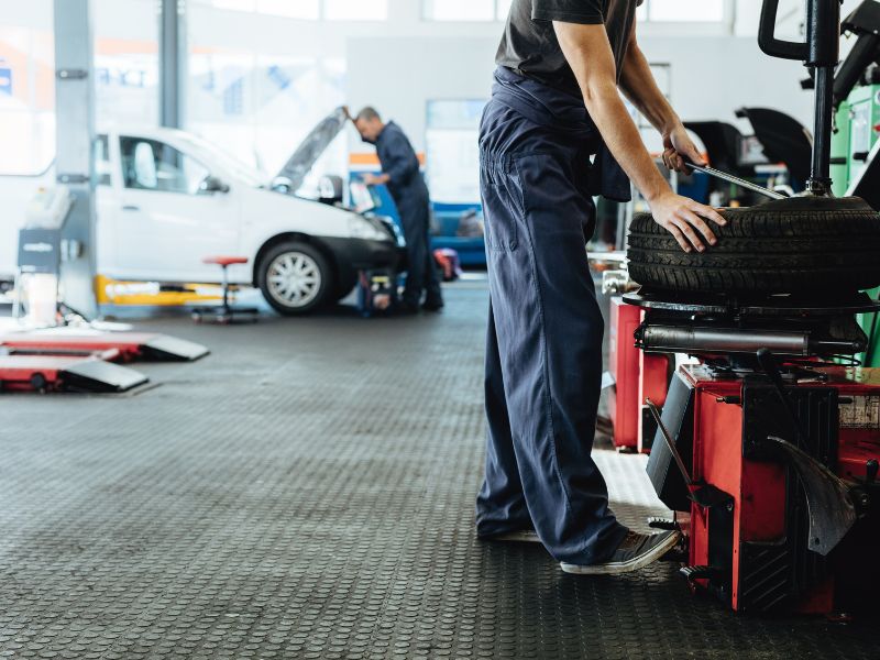Bảo dưỡng 60000km: Các mục cần kiểm tra, chi phí & gara uy tín 9 Lựa chọn Phụ Tùng Frey khi bảo dưỡng 60000km để đảm bảo chất lượng, an toàn