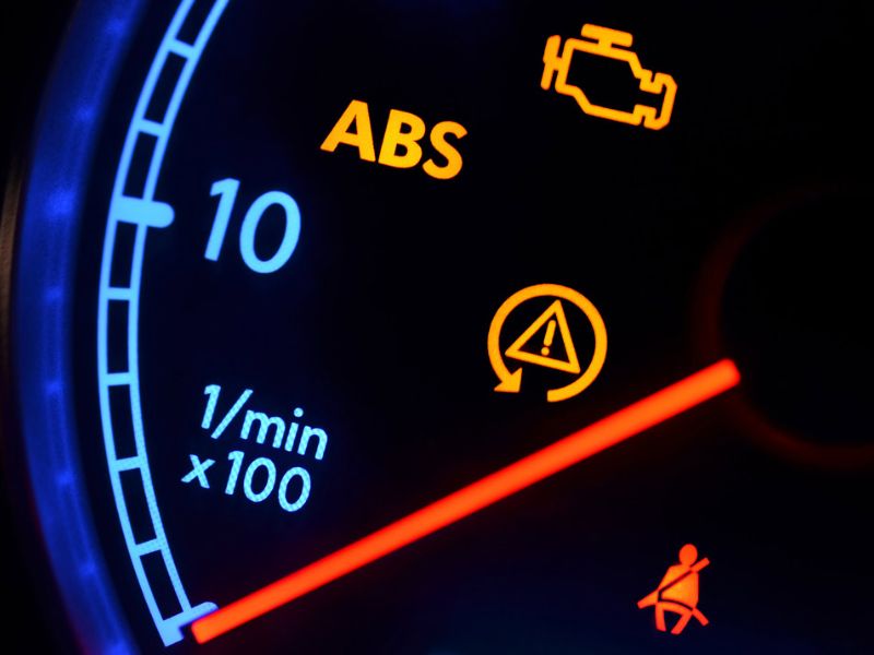Chi phí bảo dưỡng Volkswagen mới nhất 2025 và cách tiết kiệm 4 Xe Volkswagen hay gặp tình trạng đèn báo lỗi nháy sáng nhưng không phát hiện lỗi khi kiểm tra