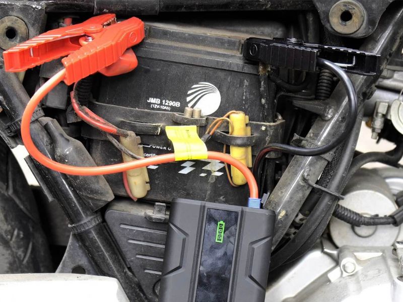 Máy phát ô tô bị hỏng: 11 dấu hiệu, nguyên nhân và cách xử lý 3 Ắc quy nhanh hết điện