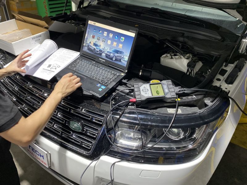 Chi phí bảo dưỡng Range Rover Evoque chi tiết và mẹo tiết kiệm 3 Chủ động kiểm tra và bảo dưỡng xe định kỳ để phát hiện hỏng hóc sớm