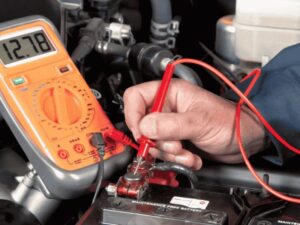 Dấu hiệu bình ắc quy ô tô yếu