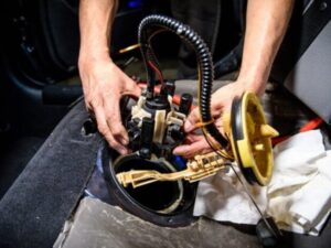 Dấu hiệu hỏng bơm xăng ô tô