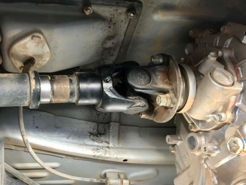 Hệ thống truyền động trục láp, trục các đăng hỏng