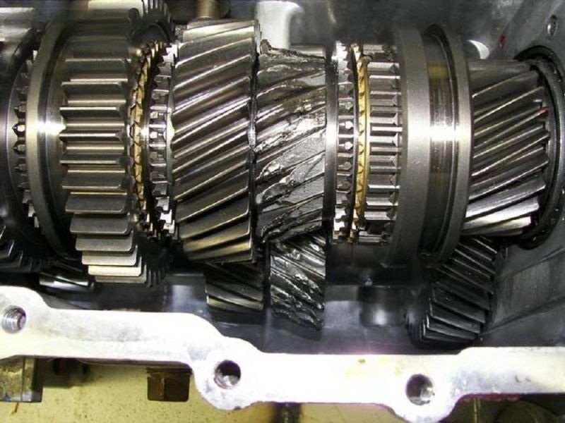 10 nguyên nhân xe ô tô không vào được số và cách khắc phục 6 Hộp số bị quá tải hoặc hỏng hóc cơ khí