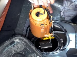 Lọc xăng ô tô bao lâu phải thay?