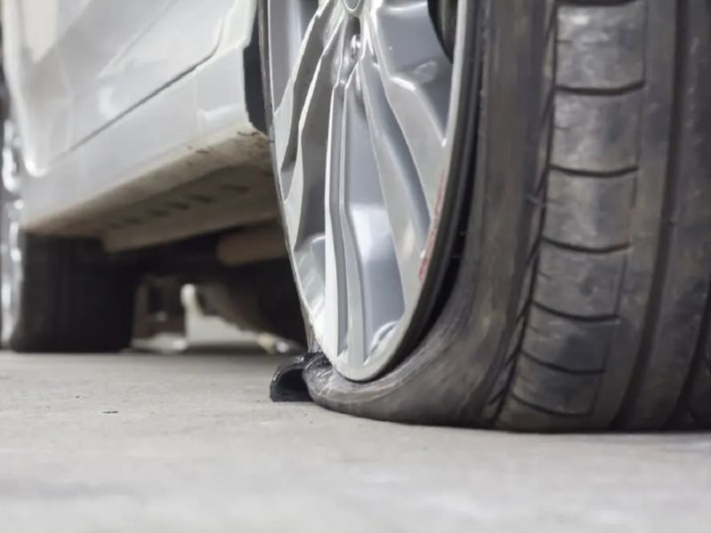 8 Nguyên nhân và cách xử lý khi xe ô tô bị rung lắc khi chạy 2 Mâm xe hoặc trục bánh bị cong, méo trên xe ô tô