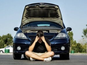 xe ô tô nổ máy nhưng không đi được