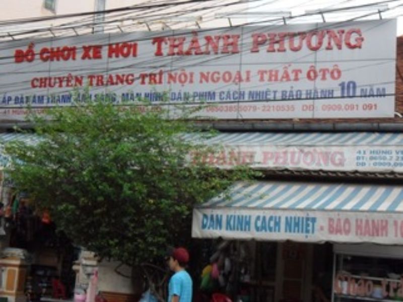 Cửa hàng bán phụ tùng ô tô Thành Phương