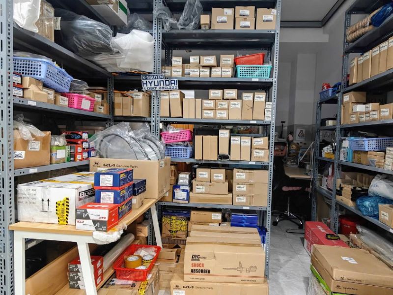 Cửa hàng phụ tùng ô tô K-NGUYEN