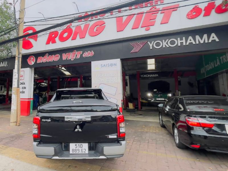Cửa hàng phụ tùng ô tô Rồng Việt