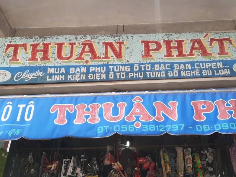Cửa hàng phụ tùng ô tô Thuận Phát