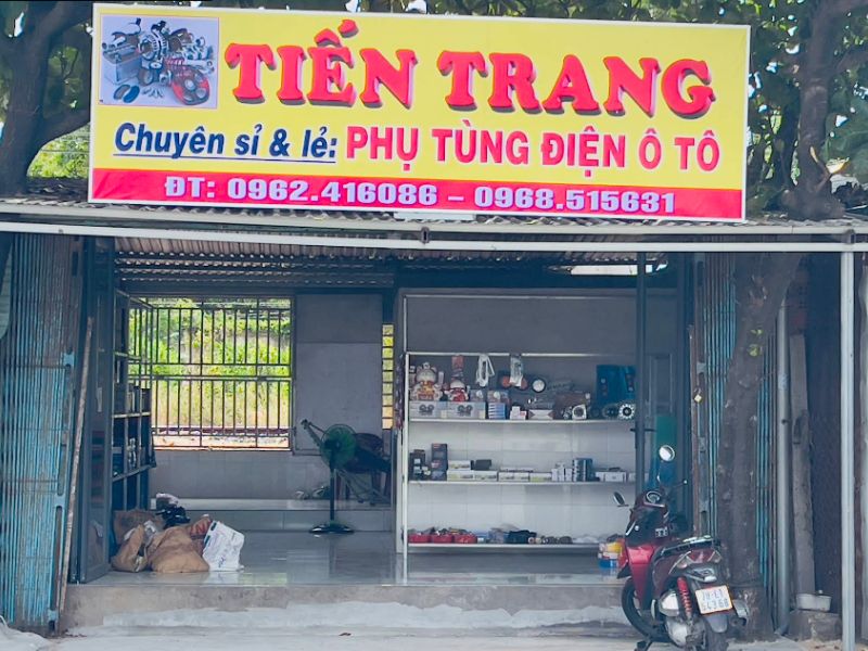 Cửa hàng phụ tùng ô tô Tiến Trang