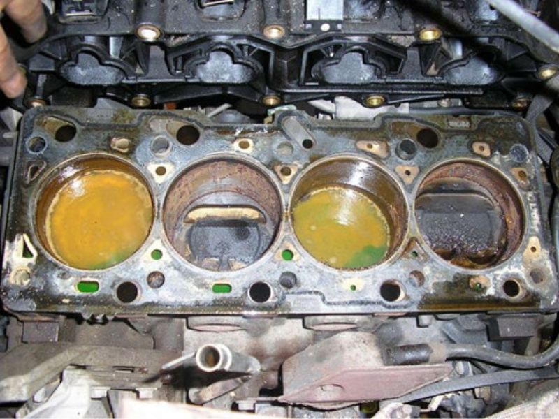 Động cơ là bộ phận dễ hỏng nhất khi bị thủy kích