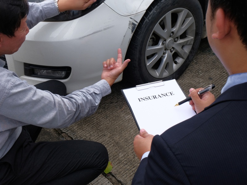 Cách xử lý hộp đen ô tô bị ngập nước hiệu quả an toàn 4 Ghi lại hiện trạng và báo cho gara hoặc bảo hiểm