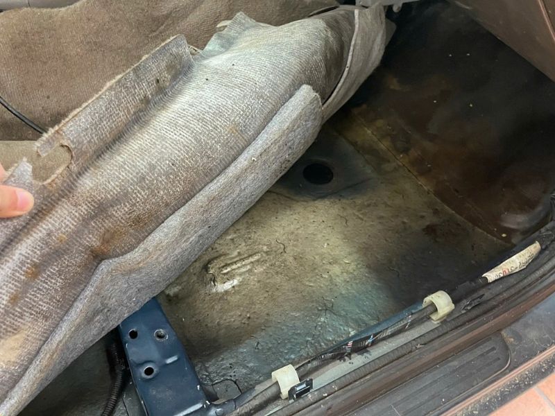 Làm khô sàn xe đúng kỹ thuật